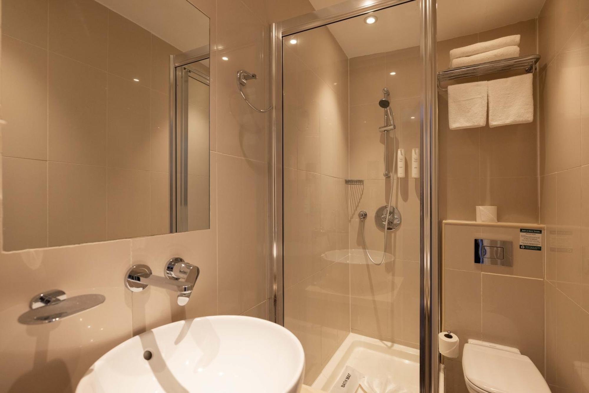 Deluxe Double Room,1597541621:JPEG